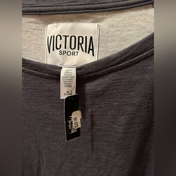 NWT Victoria Sport gray sweatshirt size medium - Picture 2 of 3